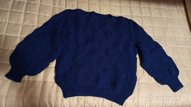 Maglione fatto a mano in lana colore blu