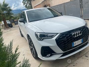 Q3 SPORTBACK S-LINE 2.0 - 200CV - Balck edition