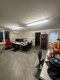 NEGOZIO A COSTA DI MEZZATE