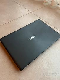 ASUS X550VX i7-6700HQ 8GB RAM GTX 950M 1TB HDD