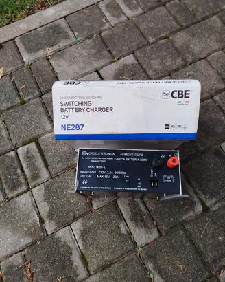 Alimentatore caricabatterie 