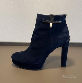 Stivaletto con tacco pelle scamosciata di vitello