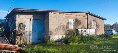 Terreno agricolo con locale attrezzi