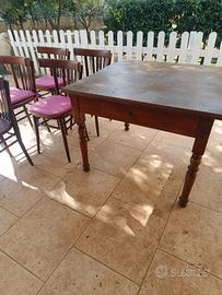 tavolo con sedie cucina