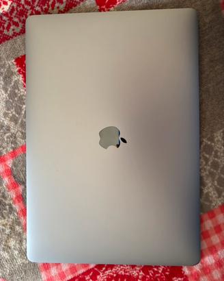 Macbook Pro 15 grigio siderale