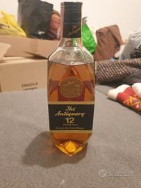 Bottiglie whisky the antiquary