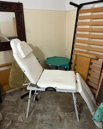 Poltrona tatuaggio e pedicure