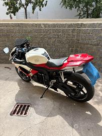 Suzuki gsxr 750