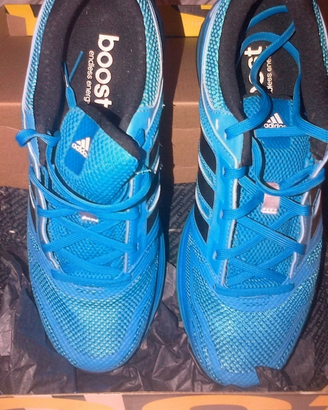 Scarpe Adidas Boost blu elettrico 43,5