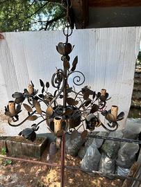 Lampadario in ferro battuto