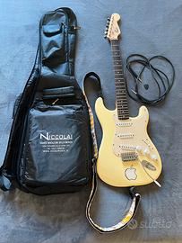 Chitarra Fender Squier  + custodia, tracolla, cavo