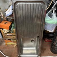 Lavello in acciaio da cucina