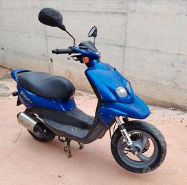 Motorino Peugeot Trekker 50 pezzi di ricambio 