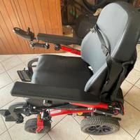 Carrozzina elettrica per anziani adatta per strada