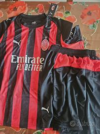 Maglietta e Pantloncini Milan