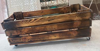 Fioriera,porta vaso con rotelle