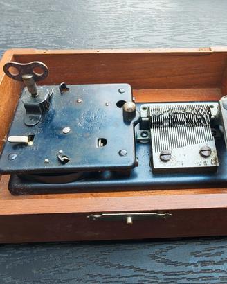 Carillon antico THORENS più 12 dischi