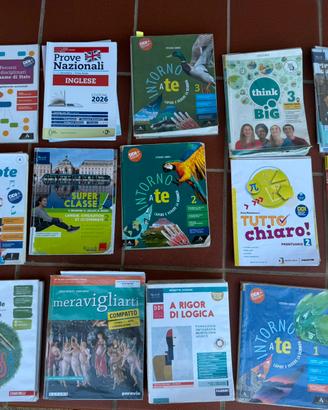 Libri scolastici scuola media (Poggio dei Pini)