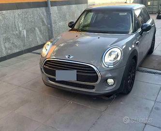 mini Cooper d 1.5  115cv
