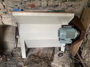 pigiatrice elettrica 220v