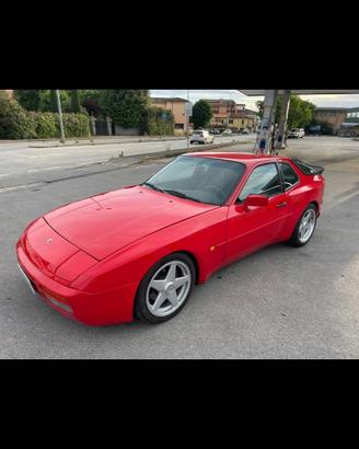 Porsche 944 Turbo S
