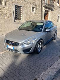 VOLVO C30 D2 KINETIC – 2011 – 133.500 KM