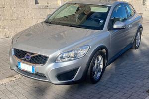 VOLVO C30 D2 KINETIC – 2011 – 133.500 KM