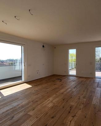 Attico pronta consegna 3 camere terrazzo di 90 mq