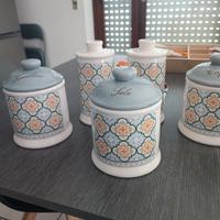 Contenitori in ceramica in perfette condizioni
