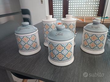 Contenitori in ceramica in perfette condizioni