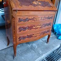 antica ribalta in legno intarsiato 