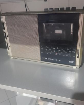 Radio con lettore cassette ITT