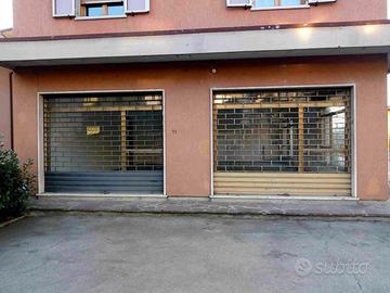 Negozio e Magazzino con ampia resede privata