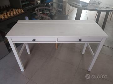 scrivania Hemnes Ikea