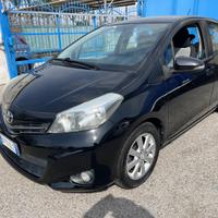 Toyota yaris 5P-1.0 benz-98000km-Full-2012
