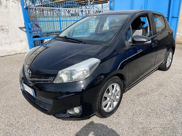 Toyota yaris 5P-1.0 benz-98000km-Full-2012