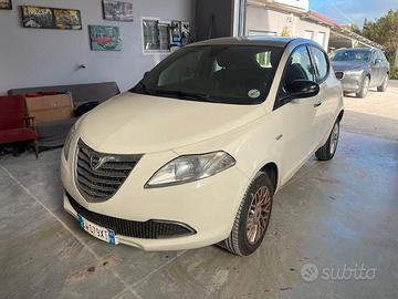 Ypsilon III 0.9 t.air Gold ecochic metano 80cv E6