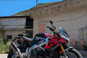 Aprilia Tuono V4 Factory 