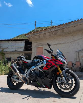 Aprilia Tuono V4 Factory 