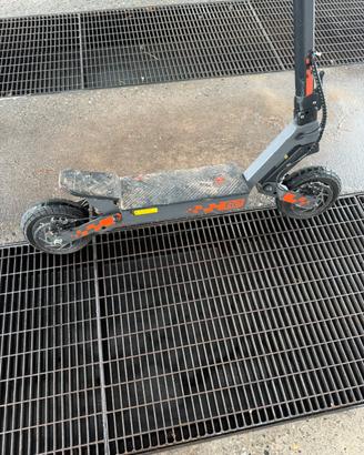 monopattino elettrico kukirin g2