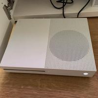 Xbox one s 1tb + gioco CTR in omaggio