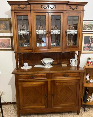 Credenza con vetrinetta in buono stato