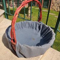 cesto in vimini con copertura 