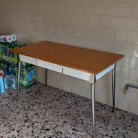 Tavolo in formica 