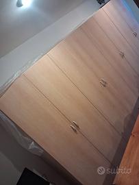 armadio 8 ante in laminato di pregio