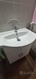 Mobile bagno sospeso con lavabo e specchio 