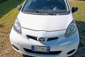 Toyota Aygo 1000 cc benzina neopatentati 