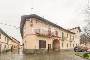 Tre Locali, Piazza Garibaldi