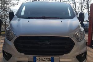 ford transit custom 9 posti