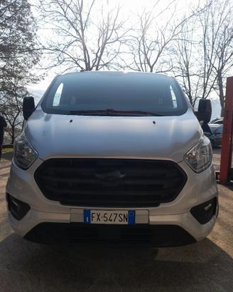ford transit custom 9 posti